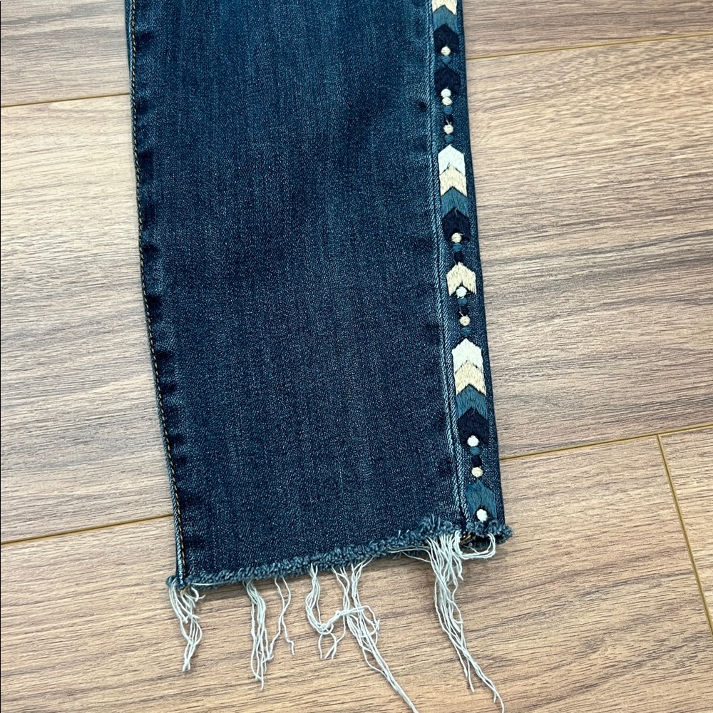 Driftwood Jackie Jeans with Chevron Side Embroidered Detail Size 31 - Picture 6 of 12